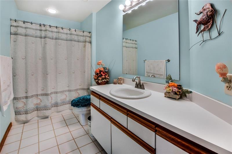 392 Richard Road Wexford, PA 15090 - Photo 16 of 25 Gallery Image 16