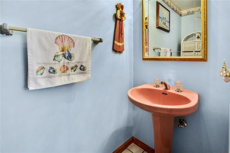 392 Richard Road Wexford, PA 15090 - Photo 19 of 25 Gallery Image 19