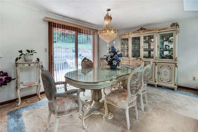 392 Richard Road Wexford, PA 15090 - Photo 7 of 25 Gallery Image 7