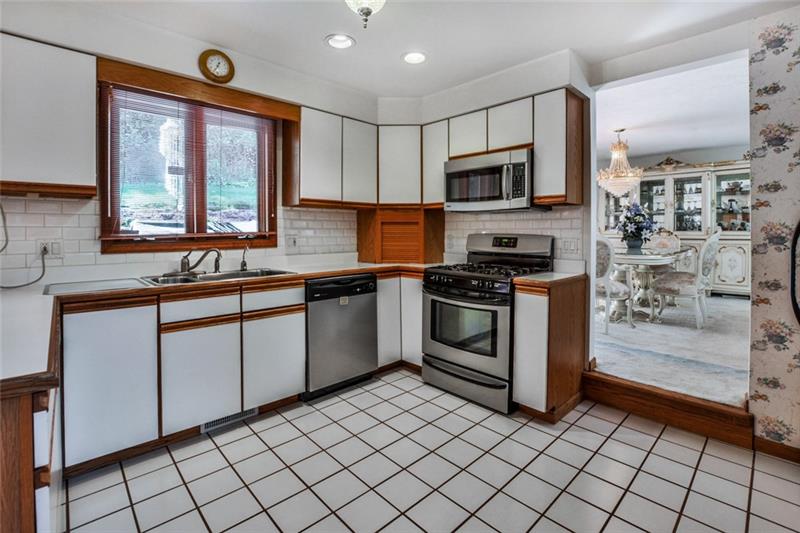 392 Richard Road Wexford, PA 15090 - Photo 10 of 25 Gallery Image 10