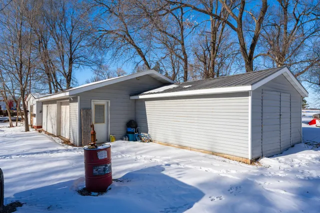 $284,900 | 21087 Highway 15, St. Augusta, MN 55353