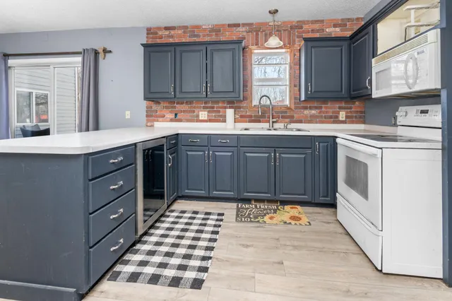 $284,900 | 21087 Highway 15, St. Augusta, MN 55353