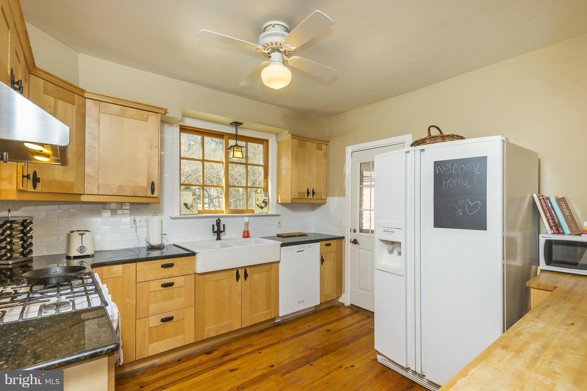 10304 Naglee Road Silver Spring, MD 20903 - Photo 4 of 30 Kitchen