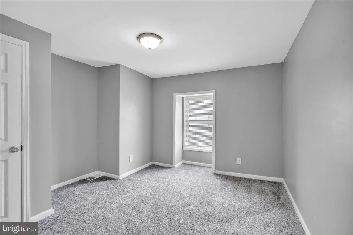 407 Powell Street Gloucester City, NJ 08030 - Photo 18 of 22 an empty room with closet area