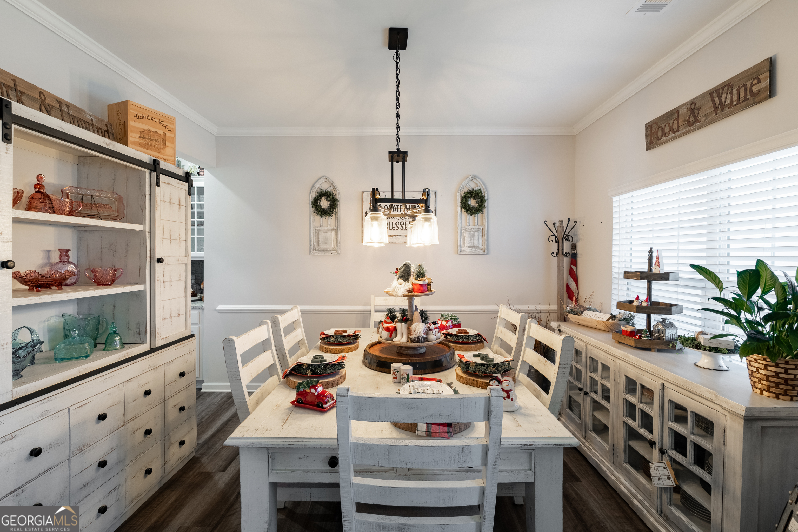 728 Cherokee Rose Bremen, GA 30110 - Photo 15 of 78 a very nice looking room with stuff