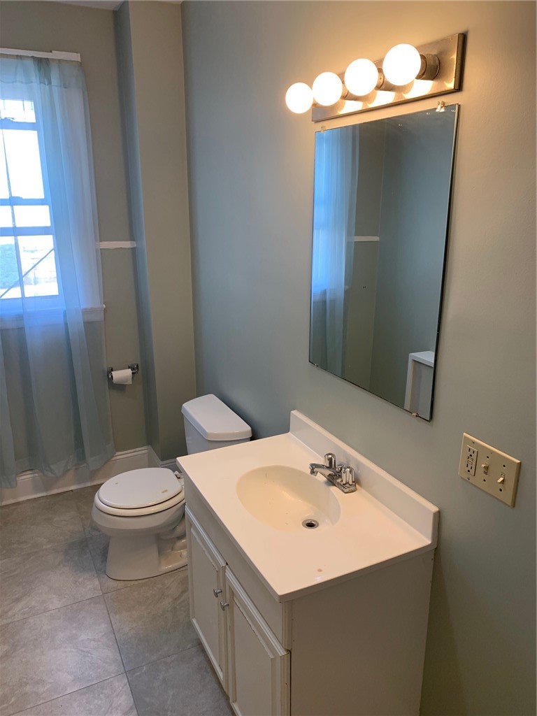 501 Spring Street, Unit 1 Newport, RI 02840 - Photo 11 of 15 Gallery Image 11
