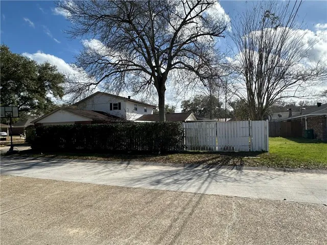 $240,000 | 107 Matthews Drive, Slidell, LA 70458