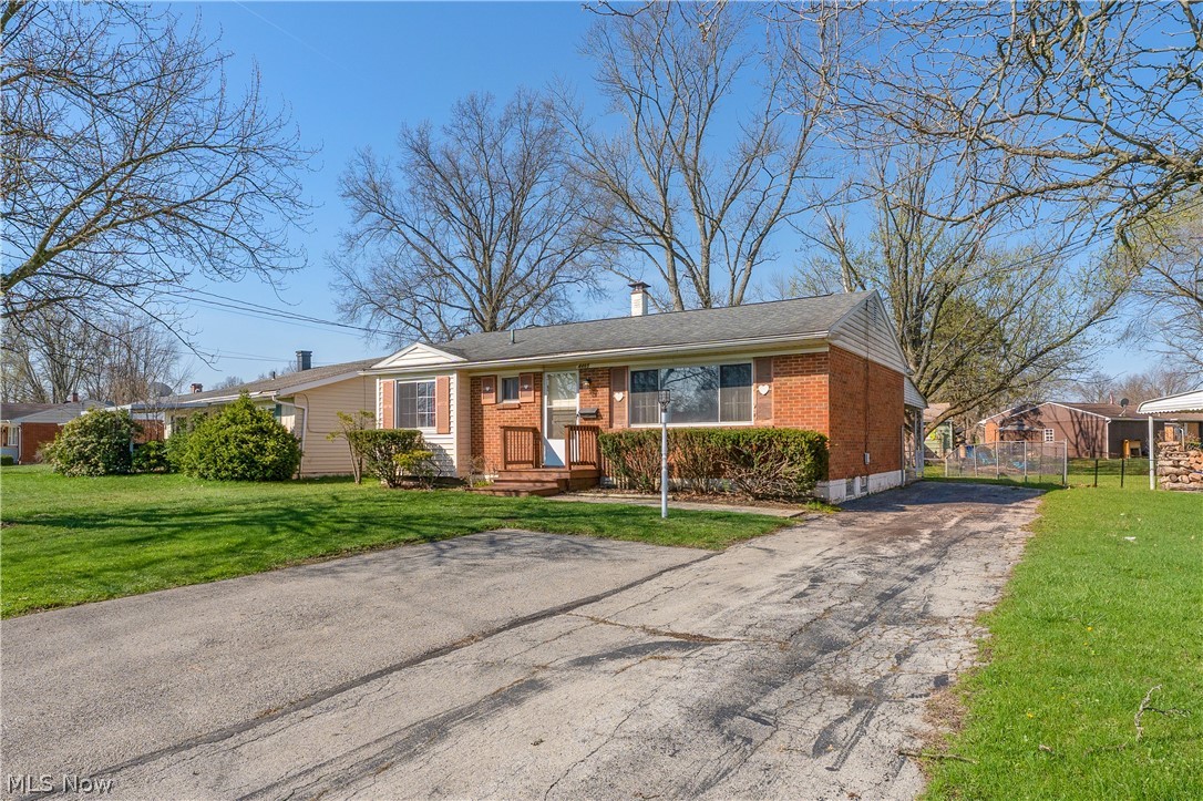 4465 Burkey Road Youngstown, OH 44515 - Photo 2 of 21 Gallery Image 2
