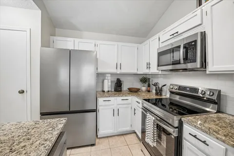 $305,000 | 30 Camberwell Court, The Woodlands, TX 77380