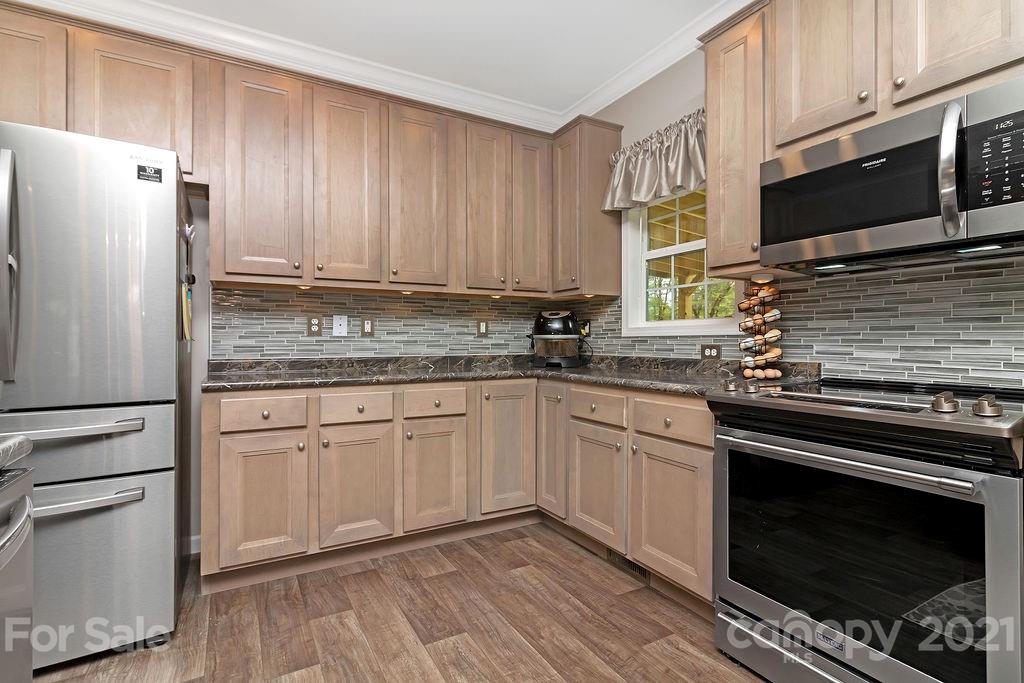 6218 Parkway Road Balsam Grove, NC 28708 - Photo 14 of 47 Gallery Image 14
