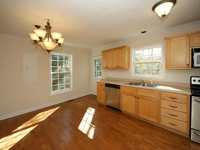 582 River Road Johns Island, SC 29455 - Photo 4 of 31 River0