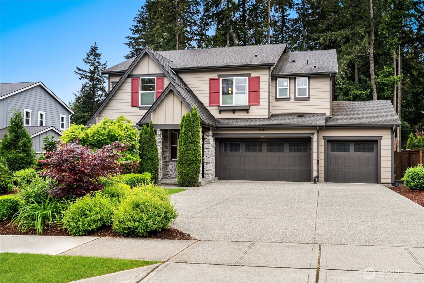 14527 160th Court Southeast Renton, WA 98059 - Photo 2 of 36 Gallery Image 2