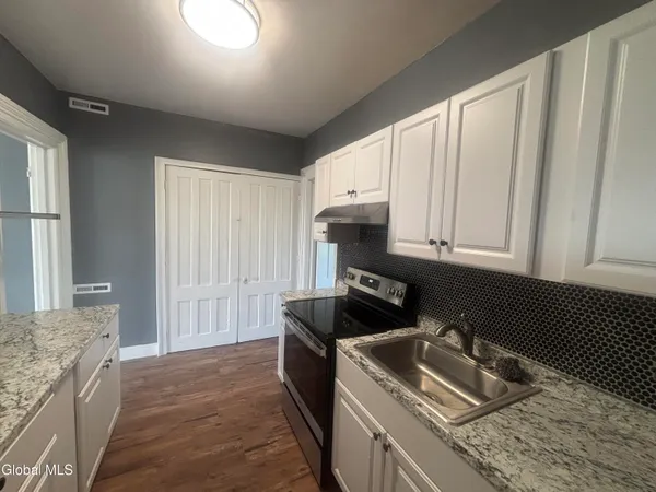 $1,400 | 17 Ash Grove Place, Unit 4, Albany, NY 12202