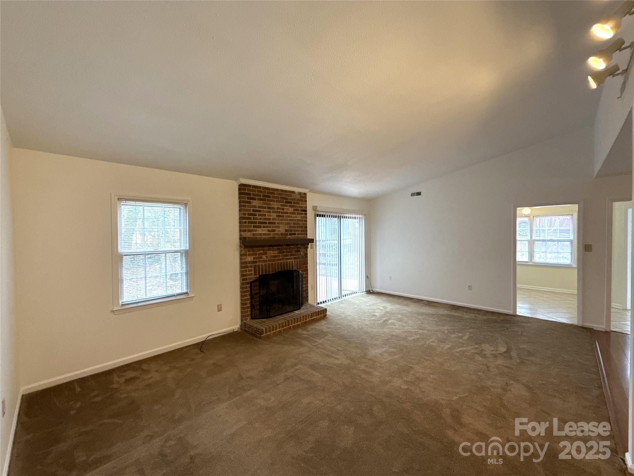 8209 Arrowsmith Lane Charlotte, NC 28270 - Photo 2 of 12