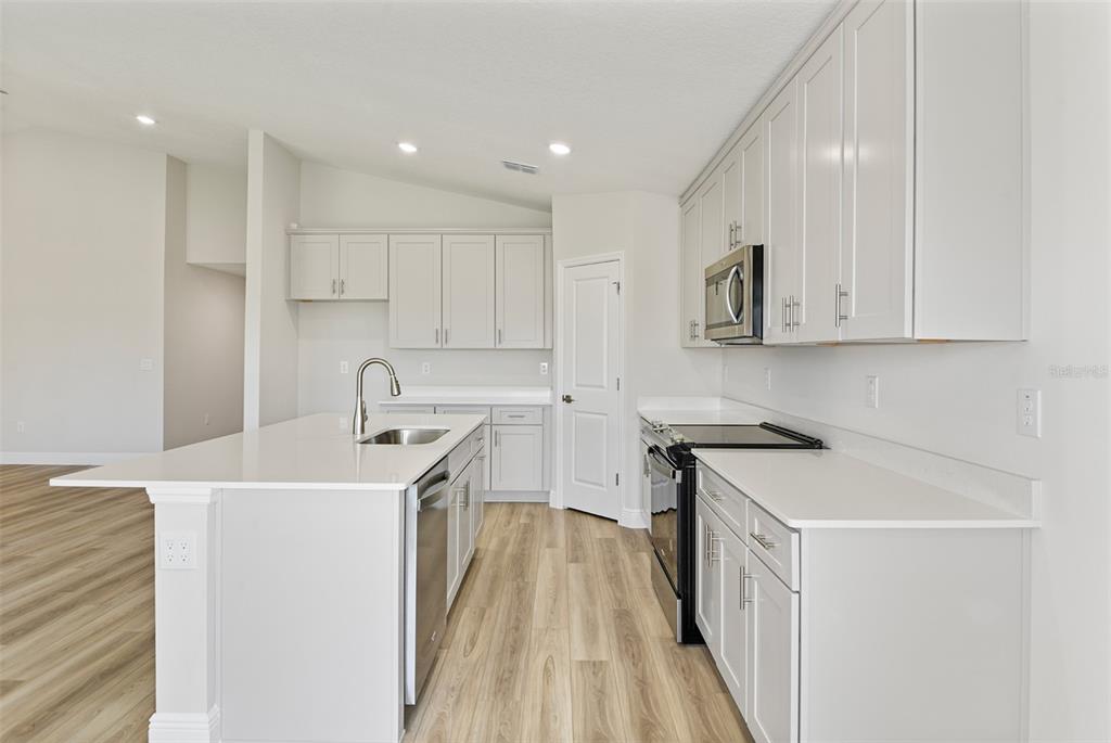 6121 Southwest 97th Street Ocala, FL 34476 - Photo 9 of 25