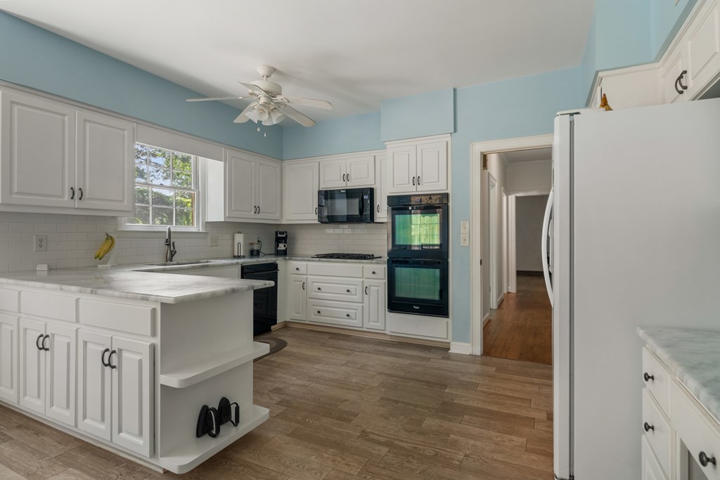 7146 Leighton Road Columbus, GA 31904 - Photo 9 of 33 Kitchen