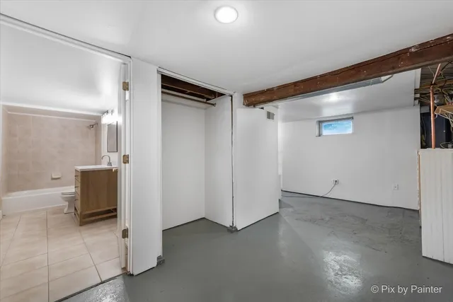 a view of a walk in closet