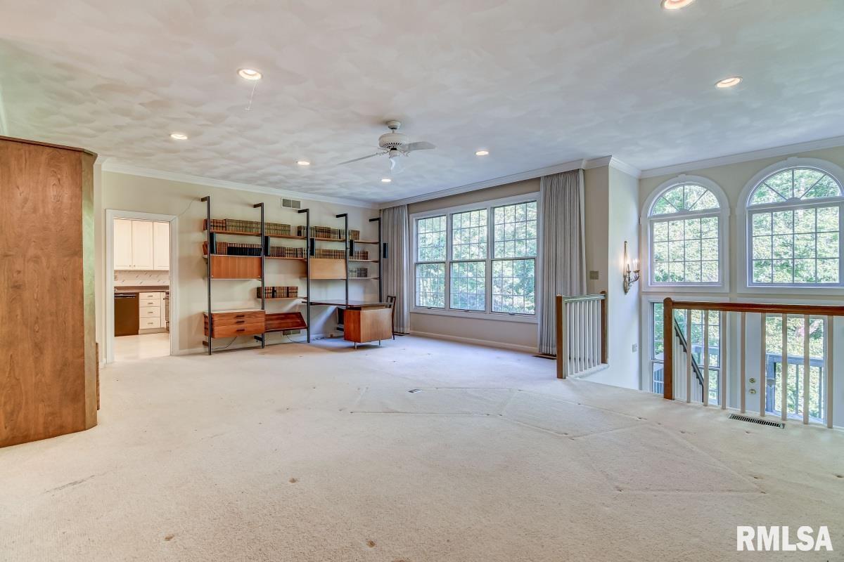 2105 Timbercrest Court Springfield, IL 62702 - Photo 9 of 46 Gallery Image 9
