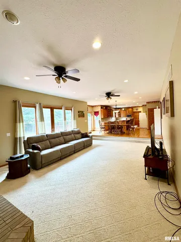 $315,000 | 2306 Magnolia Drive, Jacksonville, IL 62650