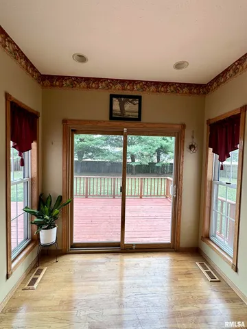 $315,000 | 2306 Magnolia Drive, Jacksonville, IL 62650