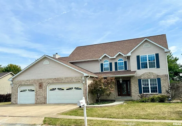 $315,000 | 2306 Magnolia Drive, Jacksonville, IL 62650