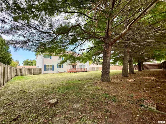 $315,000 | 2306 Magnolia Drive, Jacksonville, IL 62650