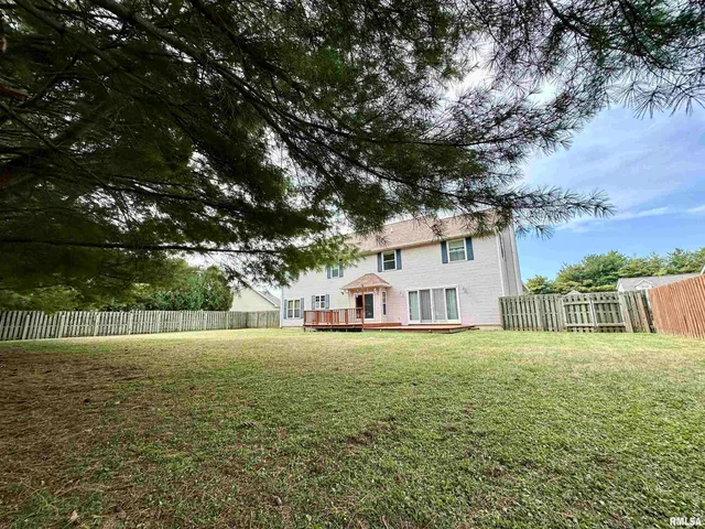 $315,000 | 2306 Magnolia Drive, Jacksonville, IL 62650