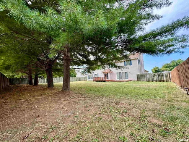 $315,000 | 2306 Magnolia Drive, Jacksonville, IL 62650