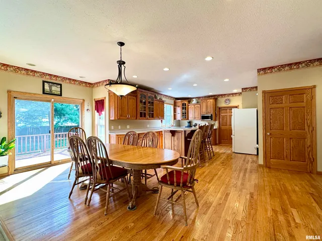 $315,000 | 2306 Magnolia Drive, Jacksonville, IL 62650