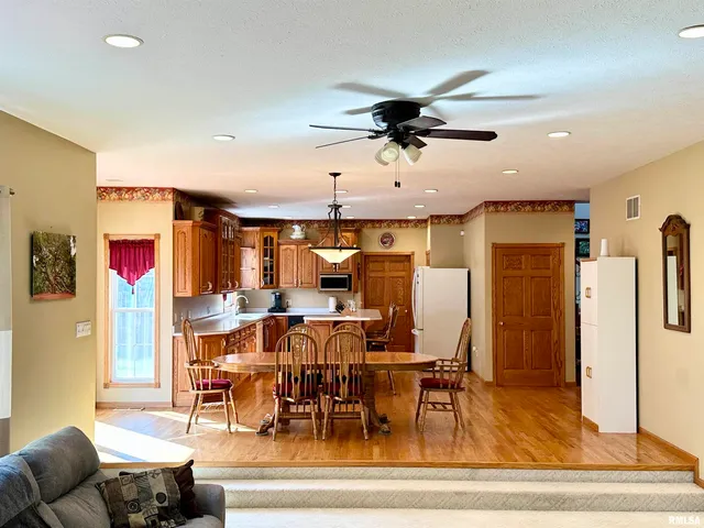 $315,000 | 2306 Magnolia Drive, Jacksonville, IL 62650