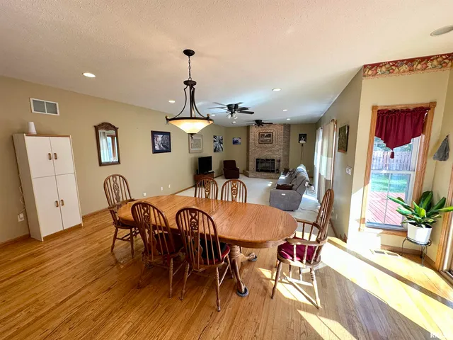 $315,000 | 2306 Magnolia Drive, Jacksonville, IL 62650