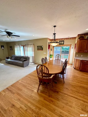 $315,000 | 2306 Magnolia Drive, Jacksonville, IL 62650