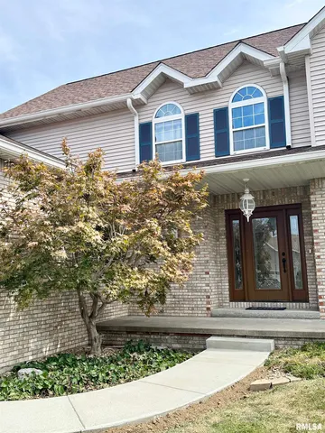 $315,000 | 2306 Magnolia Drive, Jacksonville, IL 62650