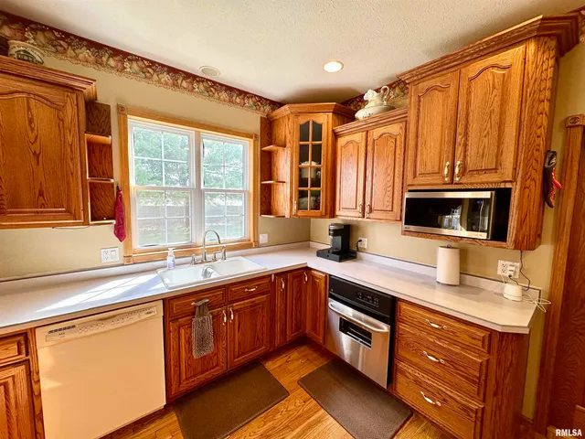 $315,000 | 2306 Magnolia Drive, Jacksonville, IL 62650