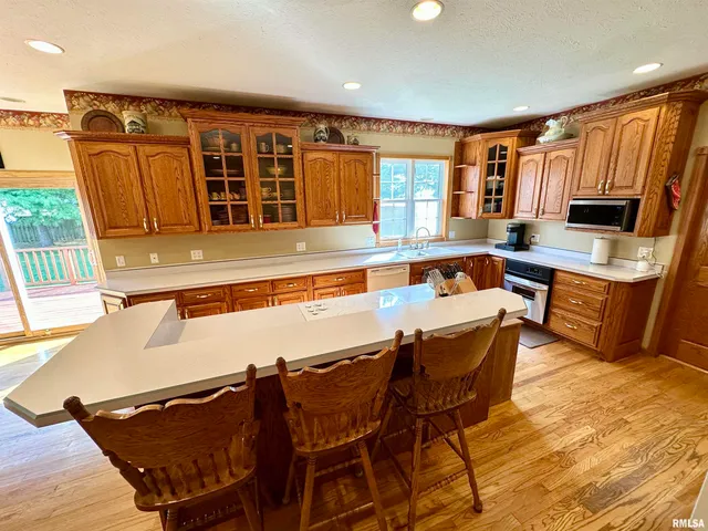 $315,000 | 2306 Magnolia Drive, Jacksonville, IL 62650