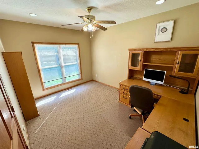 $315,000 | 2306 Magnolia Drive, Jacksonville, IL 62650