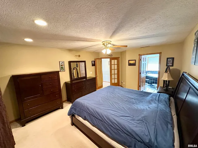 $315,000 | 2306 Magnolia Drive, Jacksonville, IL 62650