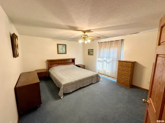 $315,000 | 2306 Magnolia Drive, Jacksonville, IL 62650