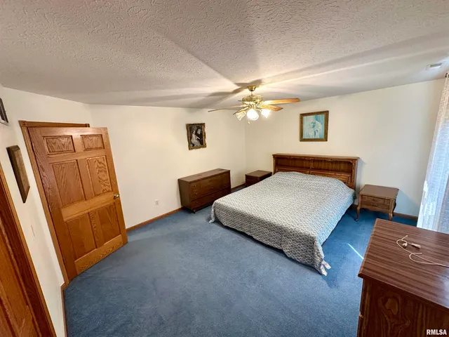 $315,000 | 2306 Magnolia Drive, Jacksonville, IL 62650