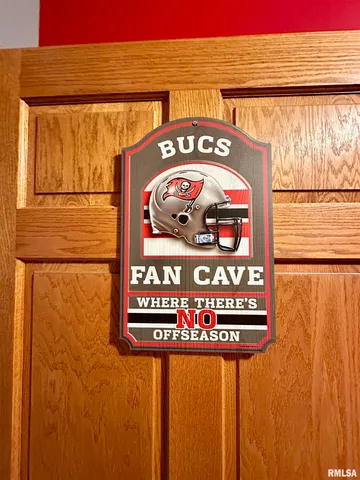 $315,000 | 2306 Magnolia Drive, Jacksonville, IL 62650