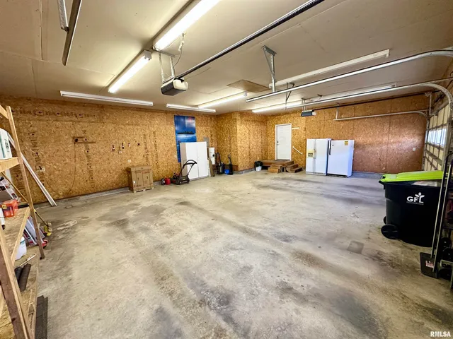 $315,000 | 2306 Magnolia Drive, Jacksonville, IL 62650