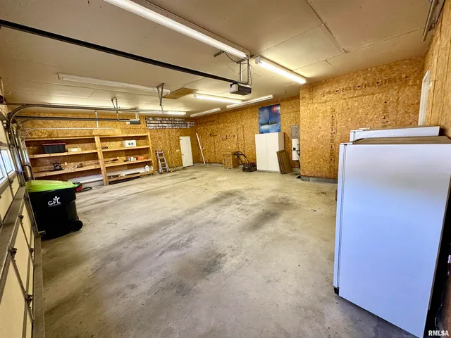 $315,000 | 2306 Magnolia Drive, Jacksonville, IL 62650