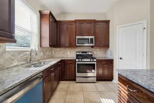 $375,000 | 19327 North Cottonwood Green Lane, Cypress, TX 77433