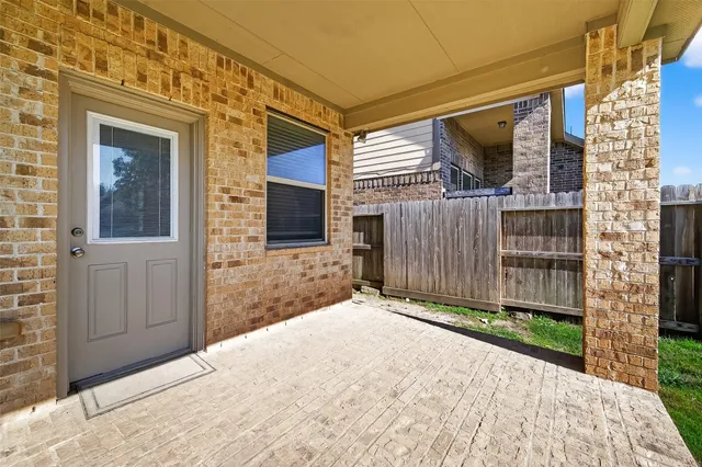 $375,000 | 19327 North Cottonwood Green Lane, Cypress, TX 77433