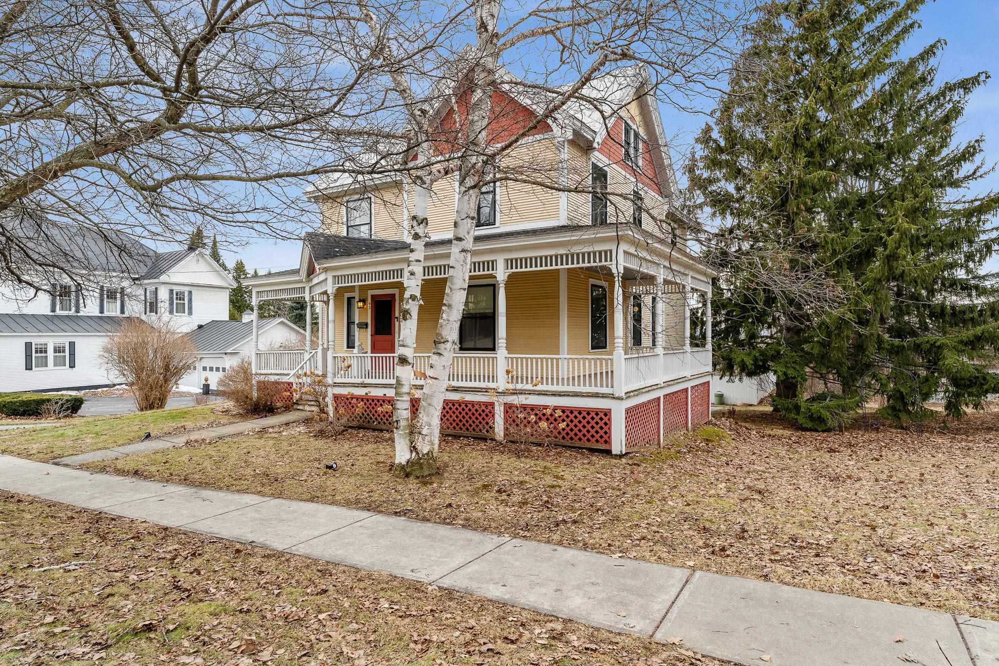 92 High Street St. Albans, VT 05478 - Photo 3 of 53