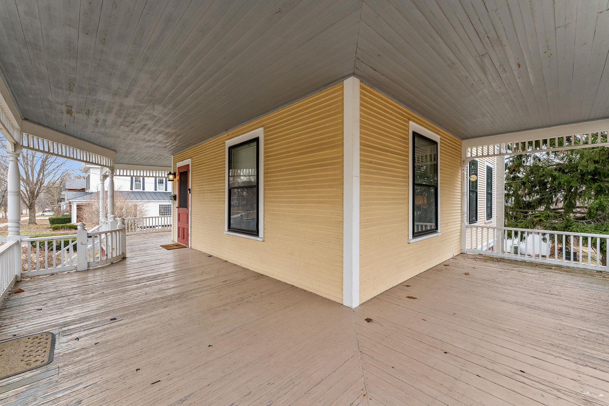 92 High Street St. Albans, VT 05478 - Photo 4 of 53