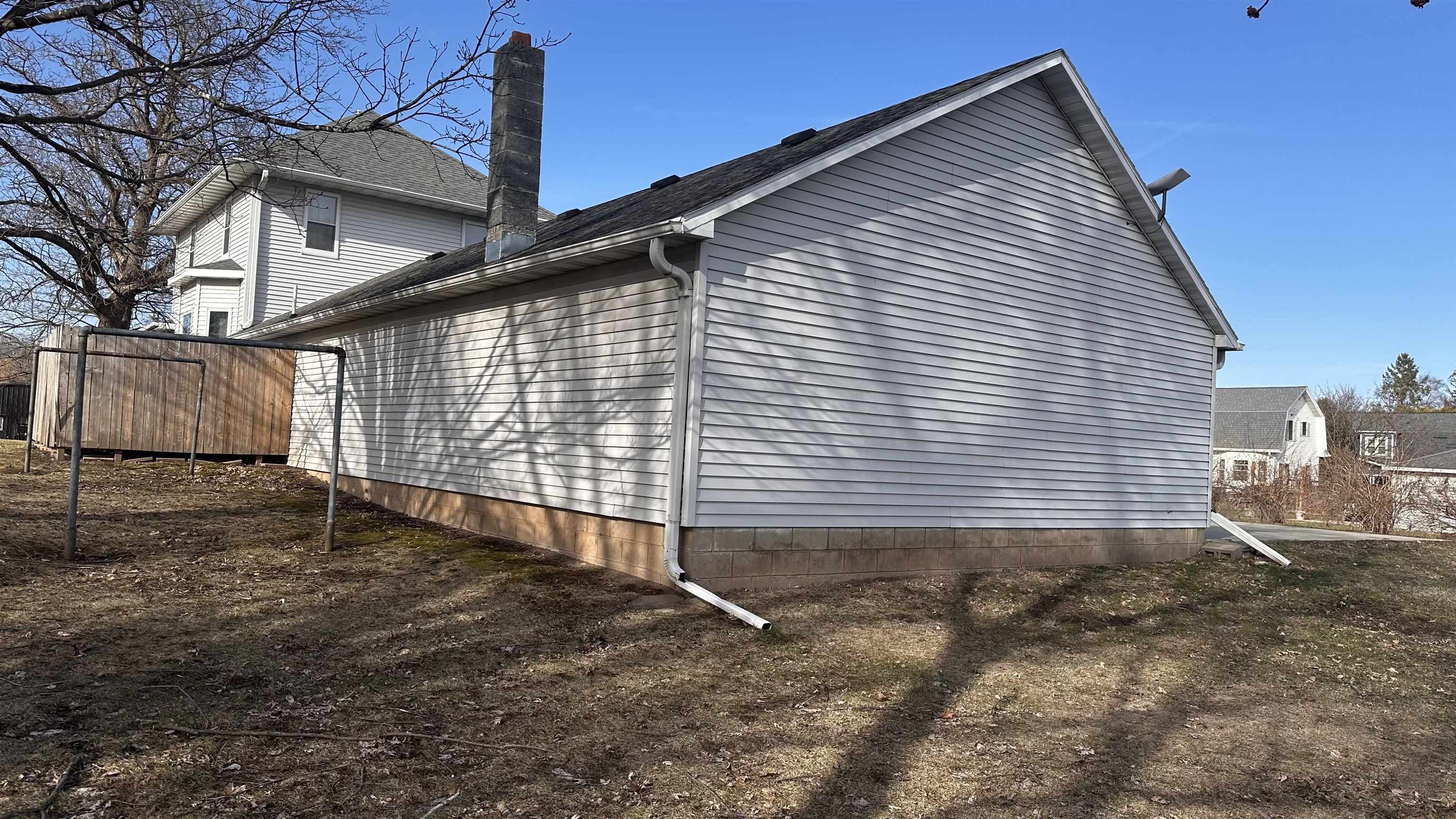 314 Summit Street Pulaski, WI 54162 - Photo 6 of 37