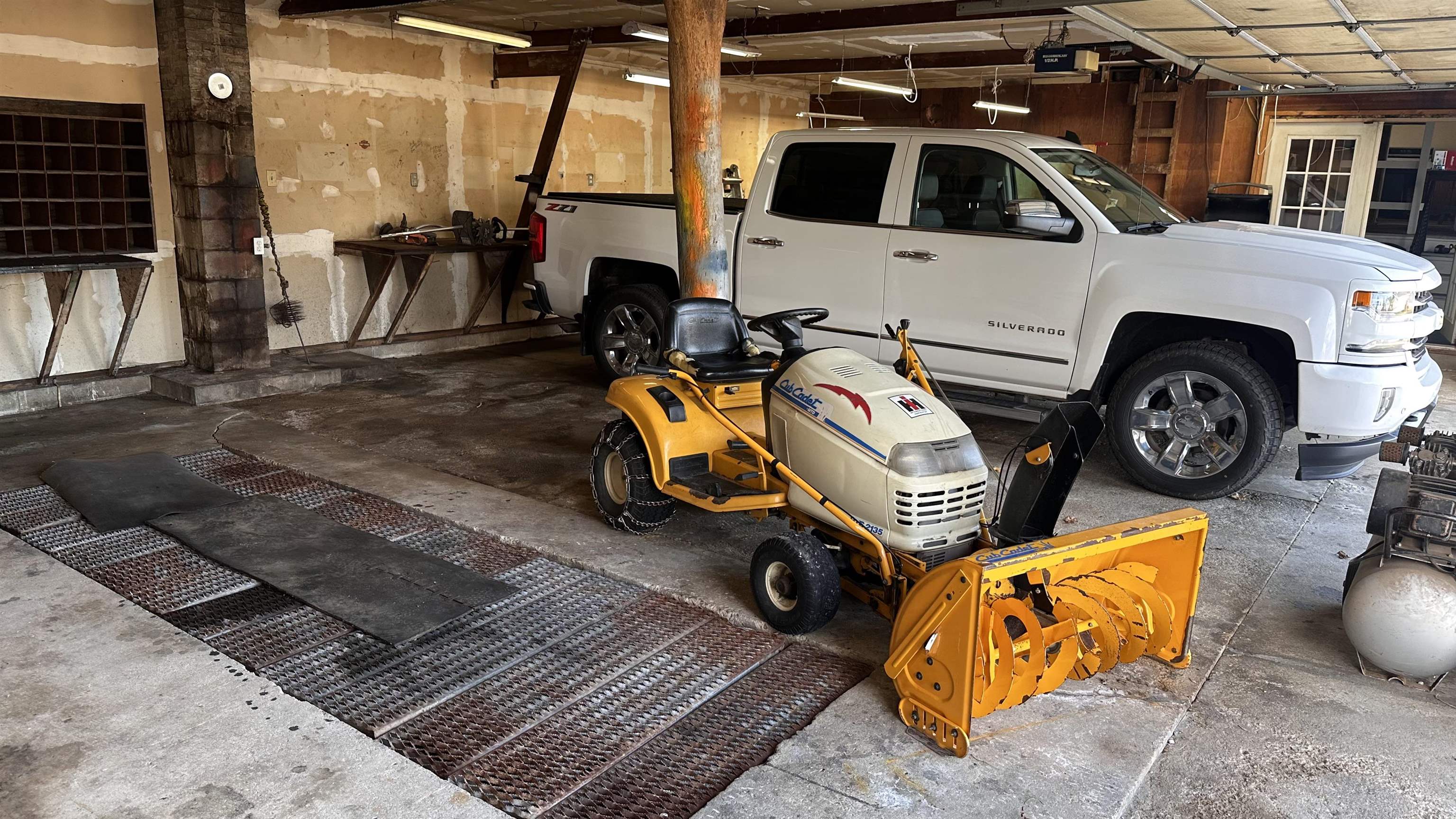 314 Summit Street Pulaski, WI 54162 - Photo 10 of 37