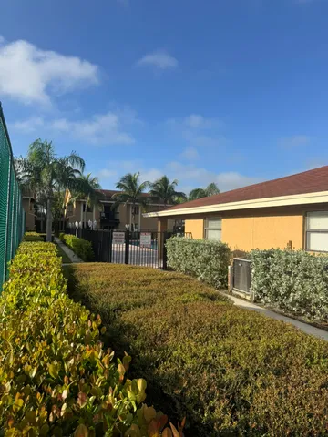 $2,390 | 6031 10th Avenue North, Unit 217, Greenacres, FL 33463