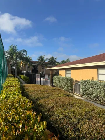 $2,390 | 6031 10th Avenue North, Unit 217, Greenacres, FL 33463